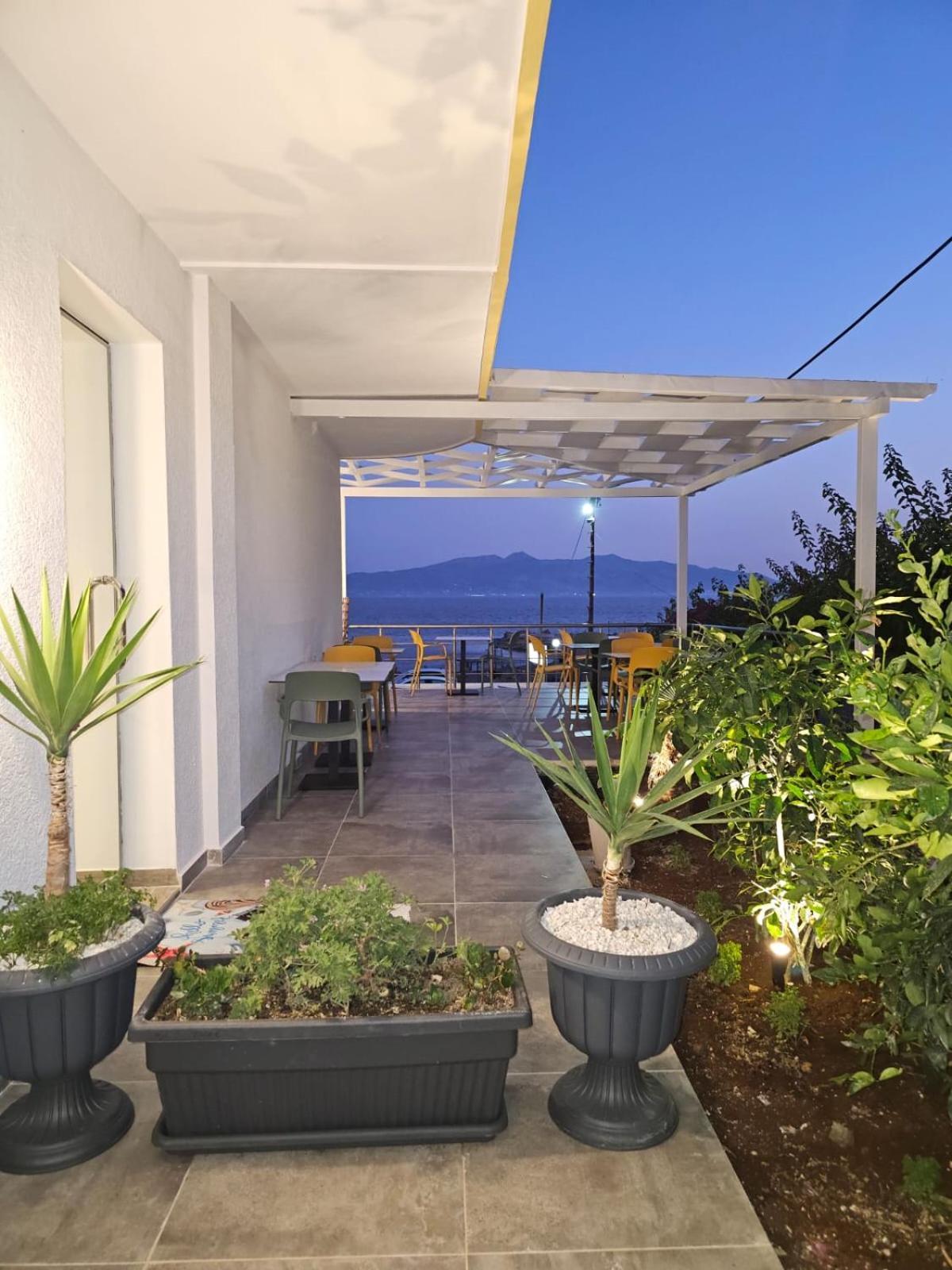Ardit Seaside Rooms Саранда Экстерьер фото
